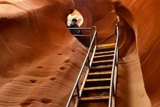 Lower Antelope Canyon Prime Time Entry with Navajo Guide - Does the price make sense?