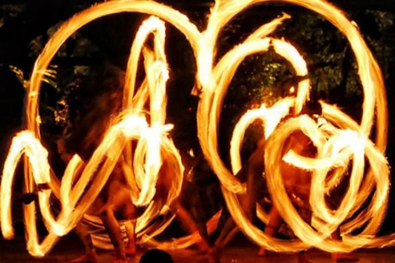 Luau Kalamaku Show and Dinner Admission in Kauai - Arrive early for the plantation setting