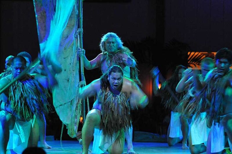 Luau Kalamaku Show and Dinner Admission in Kauai - Make time for dinner and the open bar