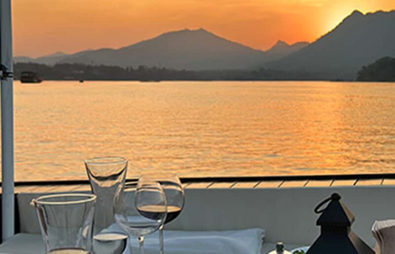 Luang Prabang: Mekong River Sunset Cruise and Dinner - Boarding and Setting Sail