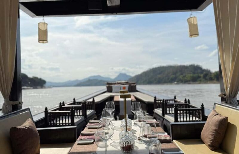 Luang Prabang: Mekong River Sunset Cruise and Dinner - The Return Journey