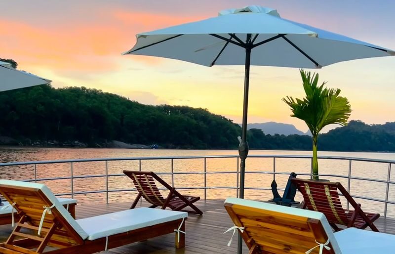 Luang Prabang: Mekong River Sunset Sightseeing Cruise - Drinks and snacks are modest extras