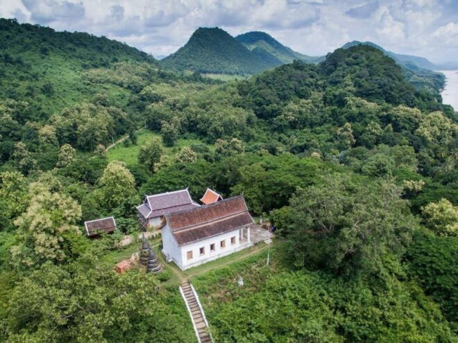 Luang Prabang: Pottery Workshop & Wat Chomphet Cycling Tour - Experience Highlights