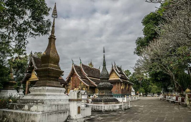 Luang Prabang:1 Hour Heritage Tour,snacks,drinks,pick-up - Transportation & Group Size