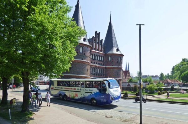 Lübeck: 1-Hour Splash Bus City Tour - Important Information for Travelers