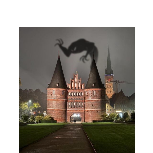 Lübeck Between Spookiness and History City Tour for Halloween - Historical Landmarks and Architecture