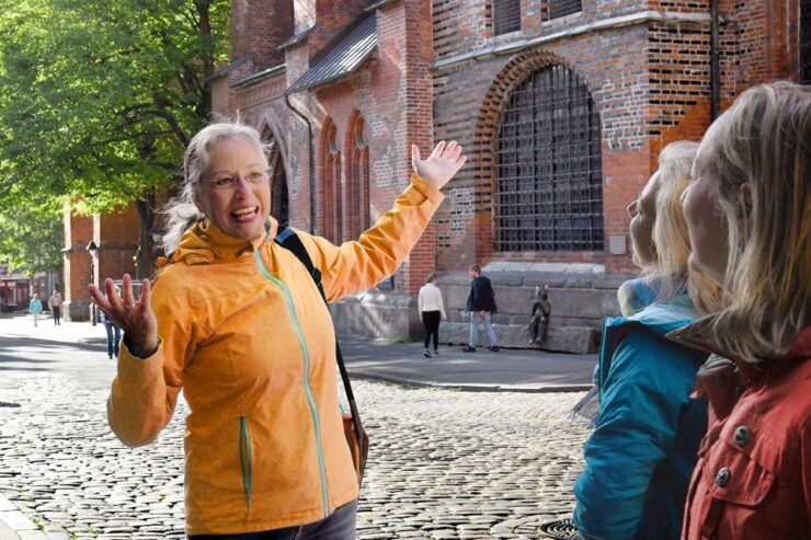 Lübeck: Entertaining Guided Tour to Old Town Highlights - Special Architecture: Explore the Unique Buildings