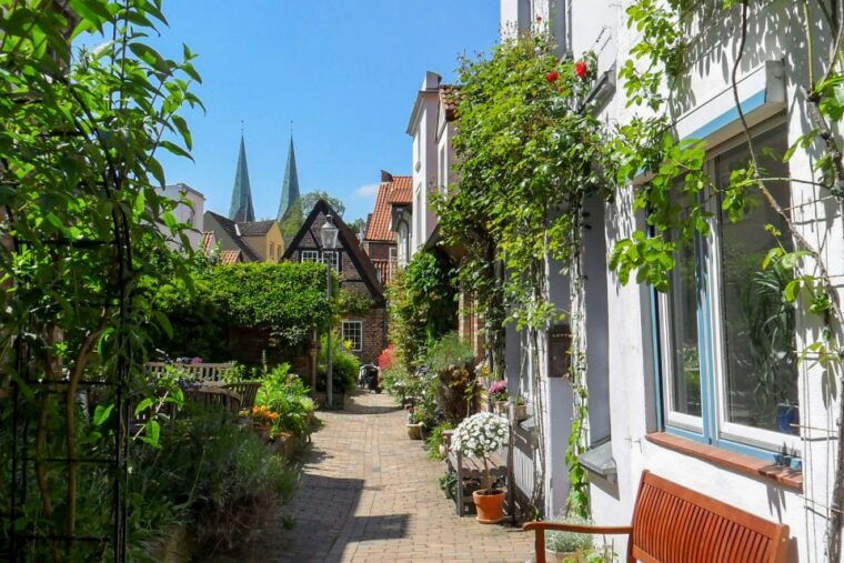 Lübeck: Entertaining Tour Through Hidden Courtyards - The Practicalities: What to Expect