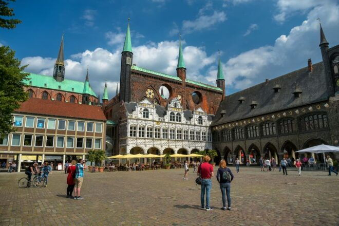 Lübeck: Old Town Highlights Private Walking Tour - Other Options