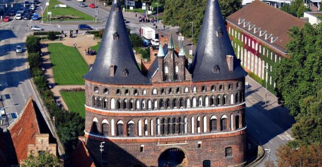 Lübeck - Private Historic Walking Tour - Famous Buildings