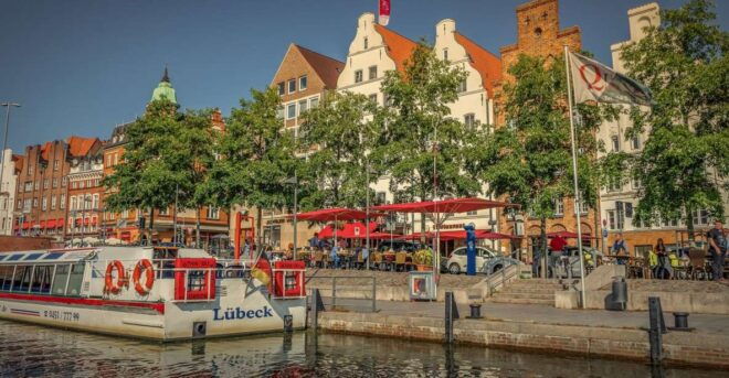 Lübeck: Private Historical and Architectural Walking Tour - Full Description