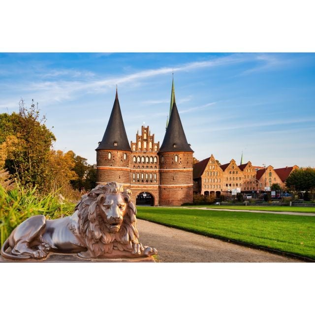 Lübeck: Private Maritime History Walking Tour & Museum Harbor - Experience Highlights