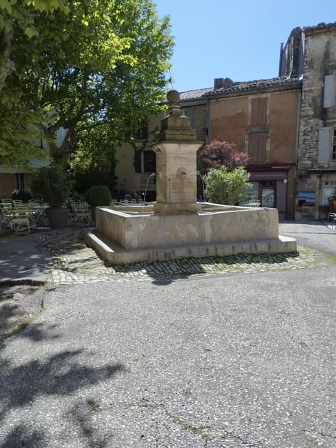 LUBERON : Gordes, Roussillon With Ochre Trail & Sorgue River - Roussillons Unique Attractions