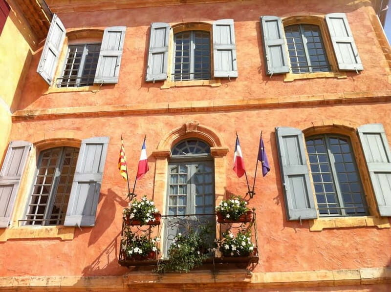 Luberon villages Full-day tour from Aix-en-Provence - Guides and Local Insights