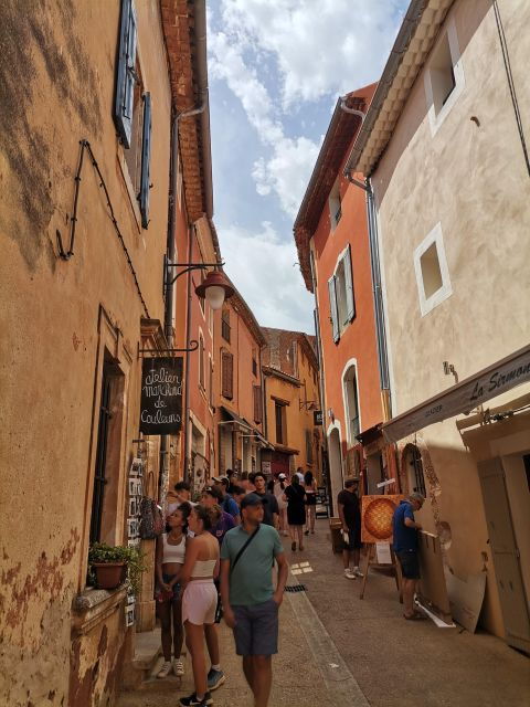 Luberon Wine and Charm: Explore the Flavors of the South - Meeting Point Logistics