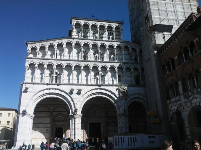 Lucca: City Highlights Walking Tour - Meeting Point