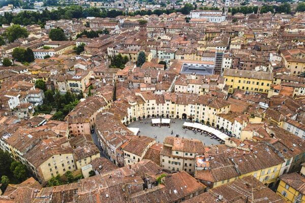 Lucca From/To Pistoia: Reach Tuscany'S Cities of Art by Rail - Exploring Lucca and Pistoia