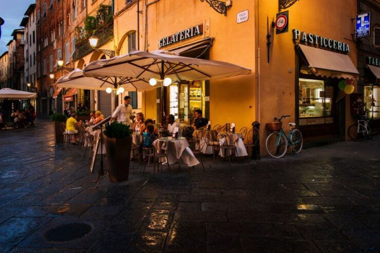 Lucca: Guided Food Walking Tour With Tastings - Food Tastings