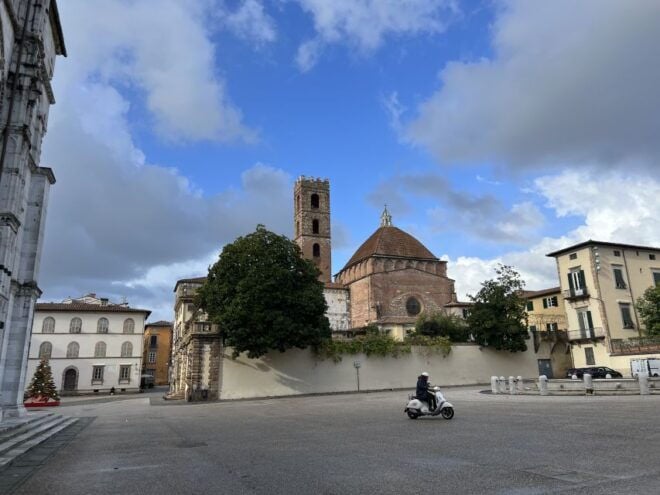 Lucca: Guided Small Group Highlights Walking Tour - Inclusions