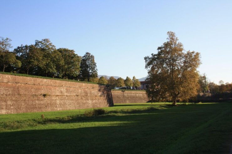 Lucca: on Thursdays, Bike Tour & Aperitivo - Itinerary Highlights