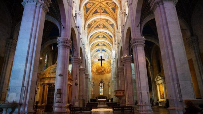 Lucca: Private Tour Historical Center, Monuments and Legends - Meeting Point