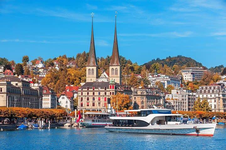 Lucerne City and Lake Cruise Small Group Tour - Lion Monument: a quieter stop with a serious story