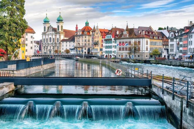 Lucerne: Insta-Perfect Walk With a Local - Gain Cultural Insights