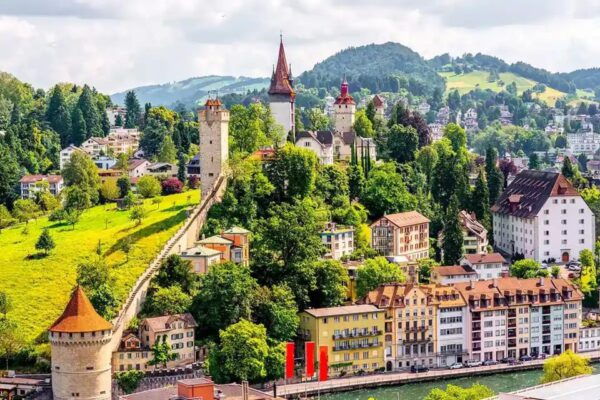 Lucerne: Private Sightseeing Walking Tour - Architectural Treasures