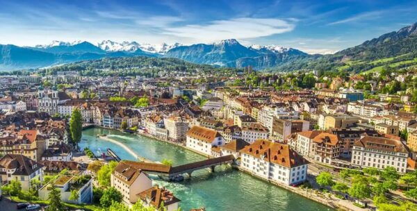 Lucerne: Private Sightseeing Walking Tour - Historical and Cultural Insights