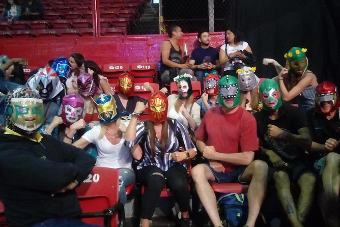 Lucha Libre Experience and Mezcal Tasting in Mexico City - Knowledgeable and Engaging Guides