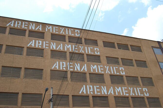 Lucha libre show & Pulque tasting by bicycle - The Sum Up