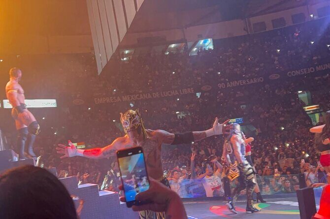 Lucha Libre VIP EN Front Row at Arena México - The Sum Up