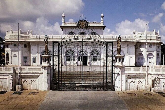 Lucknow: Cultural Walking Tour with Local Snacks (Guided Tour) - A Closer Look at the Itinerary: What to Expect