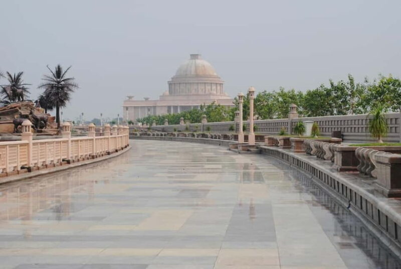 Lucknow: Private Day Tour with Lunch and Hotel Pickup - FAQ