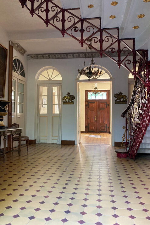 Ludwigslust: Traditional Papier-Mâché Art in Palais Bülow - Key Points