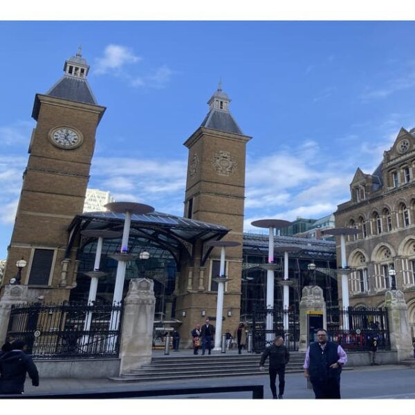 Luggage Storage Near London Liverpool Street - Accessibility and Languages