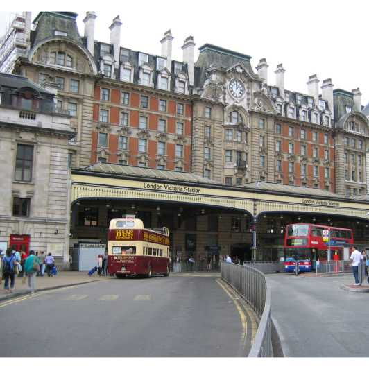 Luggage Storage Victoria Station - Booking Process