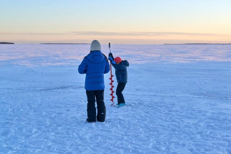 Luleå: Ice Fishing - 2h - Experience Highlights