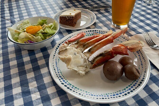 Lumberjack Show and Harbor Haus Crab Feast - The Tour Breakdown