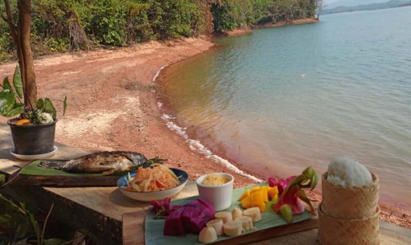 Lunch cruise on Vang Vieng Lake - Good To Know