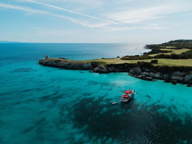 Lunch of lobster pasta in a cove in the Lavezzi Islands - An In-Depth Look at the Experience