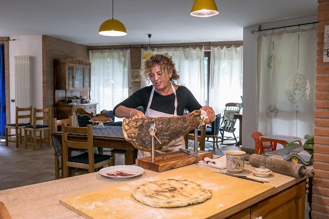 Lunch or Dinner and Cooking Demo at a Local Home in Spoleto - Culinary Delights in Spoleto