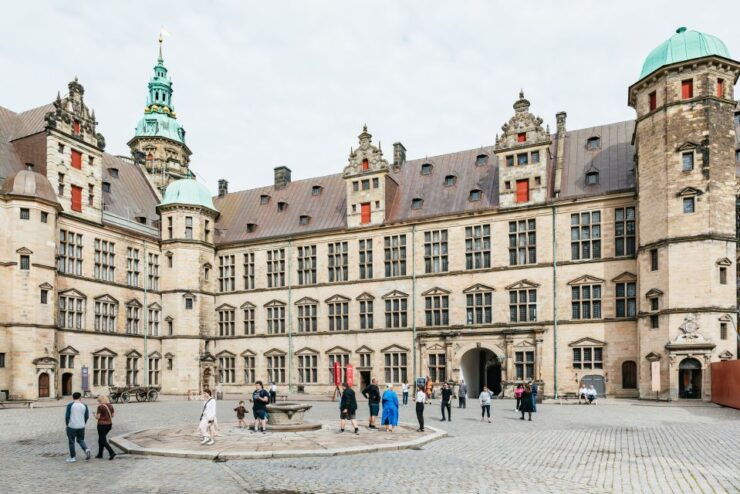 Lund & Malmö: Guided Tour of 2 Countries in One Day - Tour Highlights