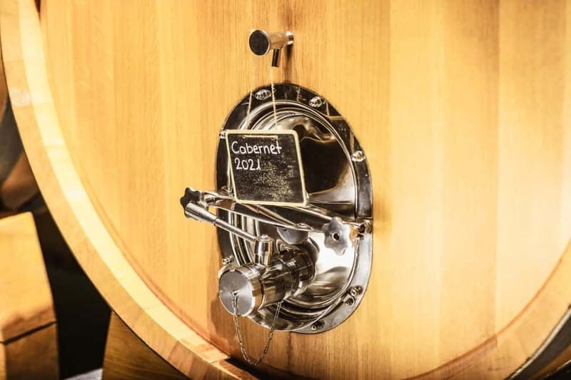 Lundër: Lundra Winery Guided Tour with Wine Tasting - Authentic Experiences Highlighted by Reviewers