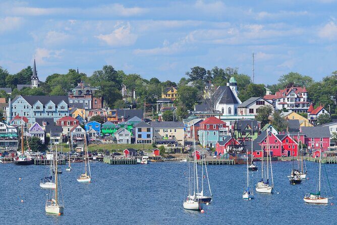 Lunenburg and Mahone Bay 4-Hour Private Escape from Halifax - Who Will Love This Tour?