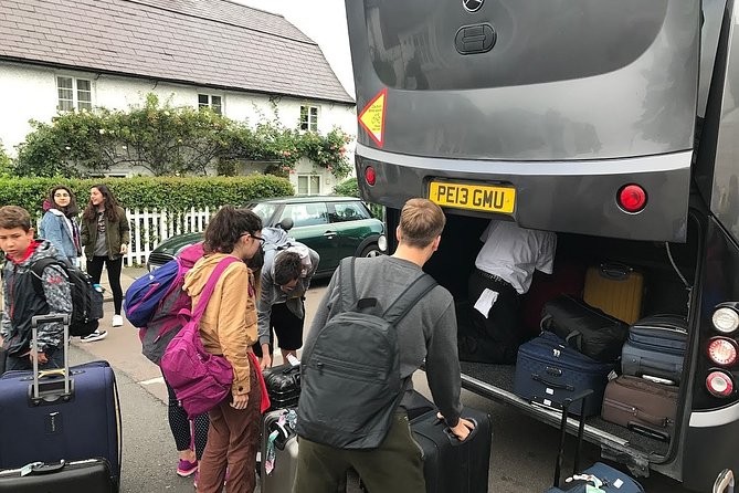 Luton Airport Private Transfers To/From London (Postcode E1 to E14) - Date and Travelers