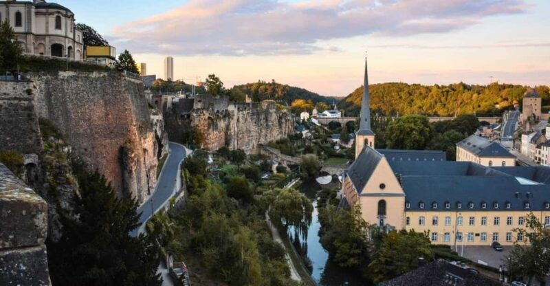 Luxembourg: City Highlights Guided Walking Tour - Itinerary Highlights