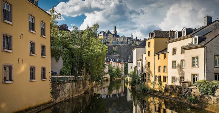 Luxembourg: Express Walk with a Local in 60 minutes - The Sum Up