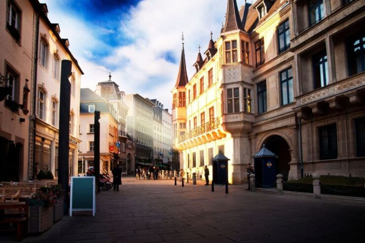 Luxembourg: Highlights Self-Guided Scavenger Hunt & Tour - Tour Details