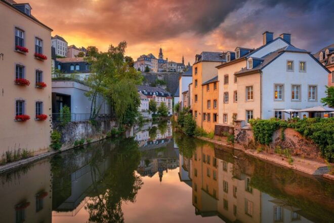 Luxembourg: Highlights Self-Guided Scavenger Hunt & Tour - Important Information